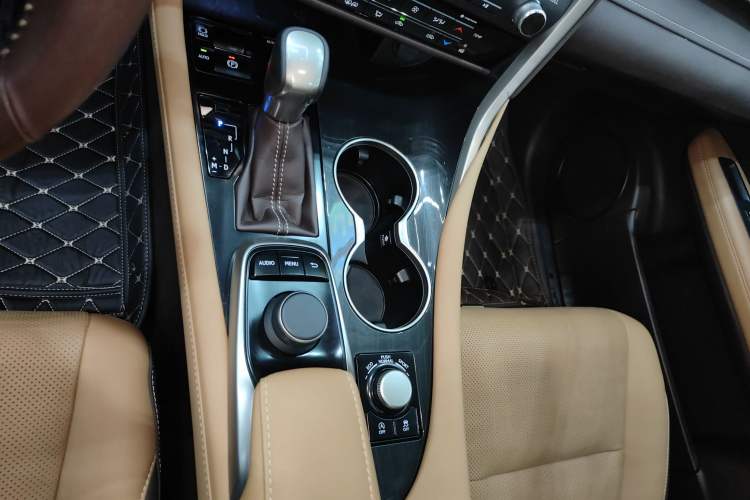 Used Lexus RX 2016 300 4x4 Elegant Edition China V-standard
