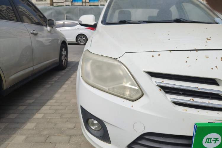 Used CHANGAN Alsvin V3 2012 1.3L Manual Comfort Version China IV Standard Right Front Headlight