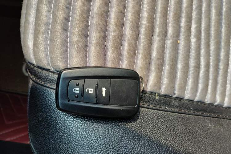 Used Toyota Levin 2023 Smart Electric Hybrid Dual-Engine 1.8L Luxury Edition Vehicle Key