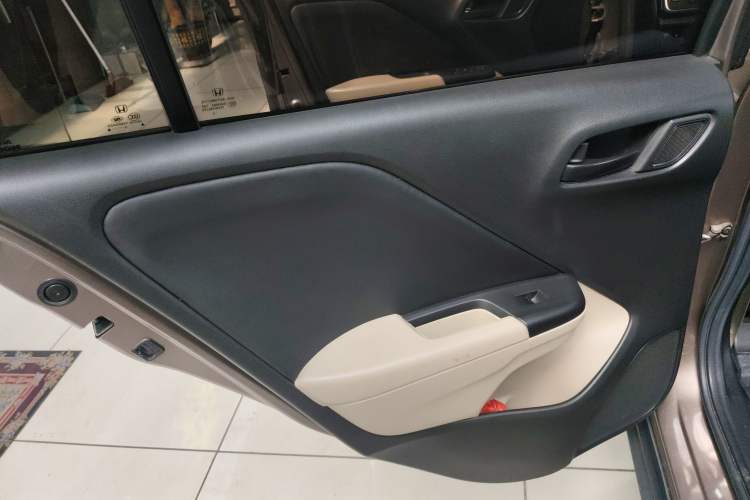 Used Honda Greiz 2016 1.5L CVT Classic Edition
