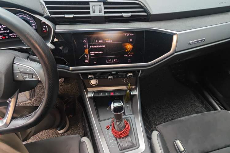 Used Audi Q3 2020 35 TFSI Fashion Dynamic Model Audio And AC Panel