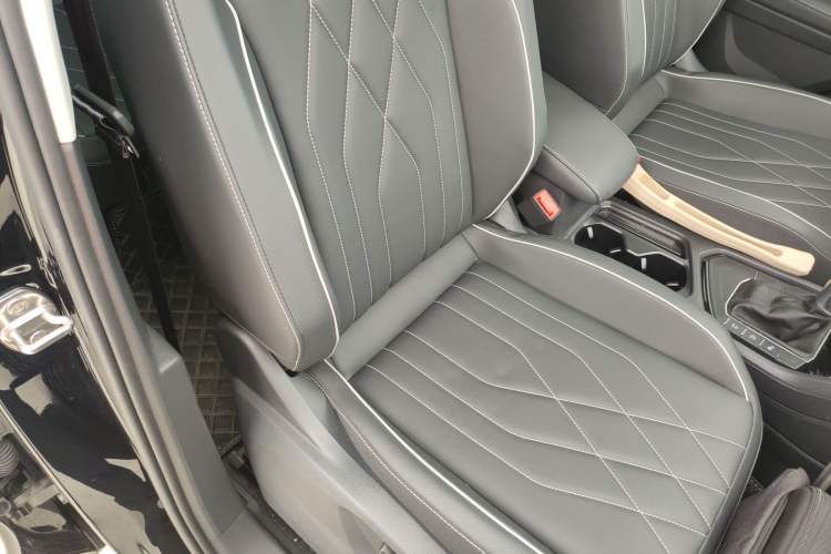 Used Volkswagen Tiguan L 2024 330TSI Automatic Two-Wheel Drive R-Line Enhanced Edition