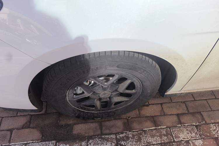 Used BYD Seal 05 DM-i 2025 DM-i Smart Drive 55KM Luxury Model Left Front Wheel Hub