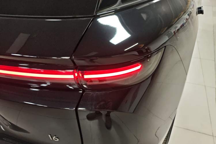 Used Li Auto i6 2025 Model Two-Wheel-Drive Standard Type Right Rear Taillight