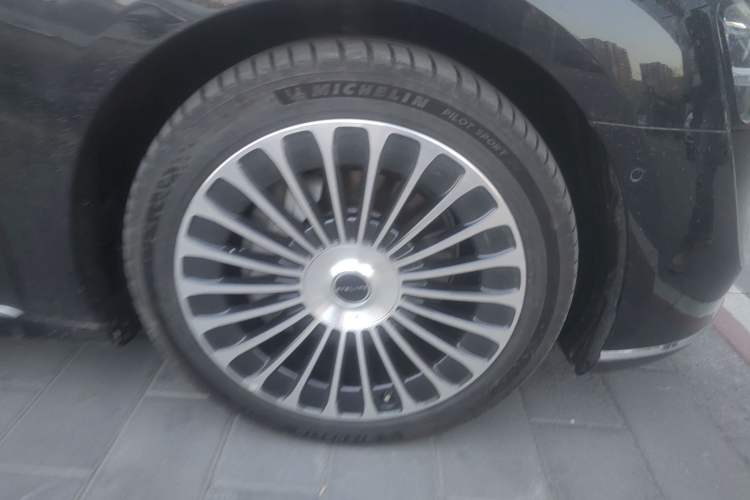 Used Hima Stelato S9 2025 Extended-Range Max Right Front Wheel Hub