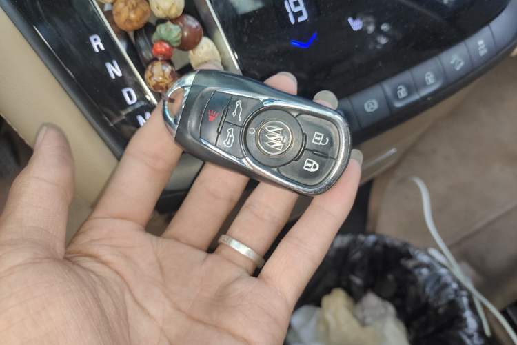 Used Buick GL8 2017 ES 28T Luxury Model China V Standard
