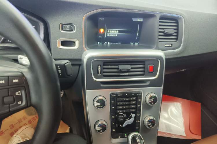 Used Volvo S60 2017 S60L T5 Zhiyue Edition
