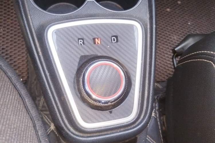 Used JAC Group iEV6E 2019 Upgraded iEV6E Luxury Smart Edition Deluxe Package Gear Lever