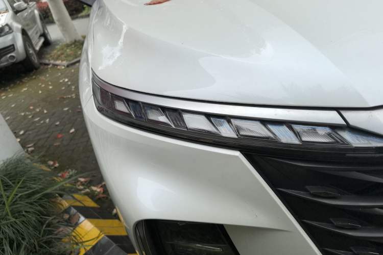 Used Roewe RX5 MAX 2022 1.5T Automatic Zhiwei Prestige Edition Right Front Headlight