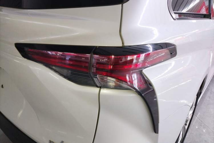 Used Toyota SIENNA 2023 2.5L Hybrid Comfort Edition Exterior 3