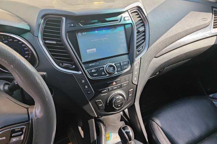 Used Hyundai Grand SantaFe 2013 3.0L 7-Seater 4x4 Flagship Edition
