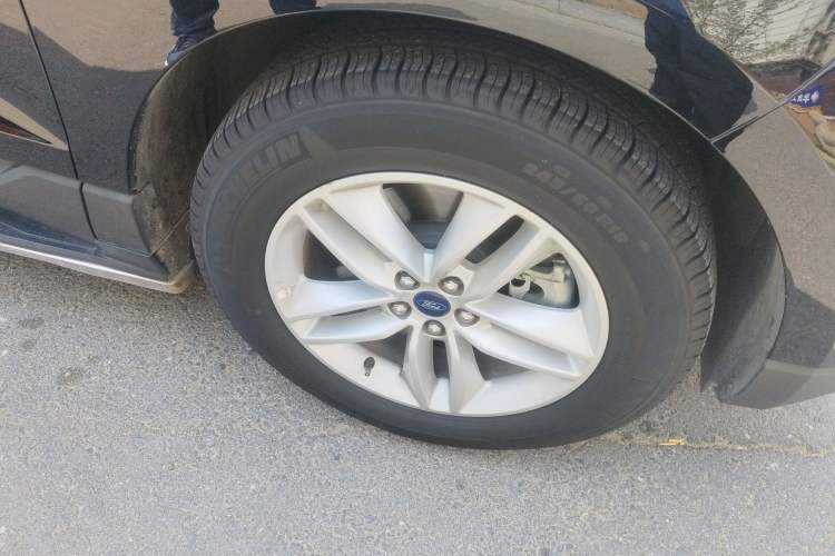 Used Ford Edge 2018 Facelifted EcoBoost 245 Two-Wheel-Drive Platinum Edition 5 Seats China V Emission Standard Exterior 1