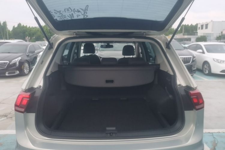 Used Volkswagen Tiguan L 2019 Updated Version 330TSI Automatic Two-Wheel Drive Panoramic Comfort Edition China VI Standard
