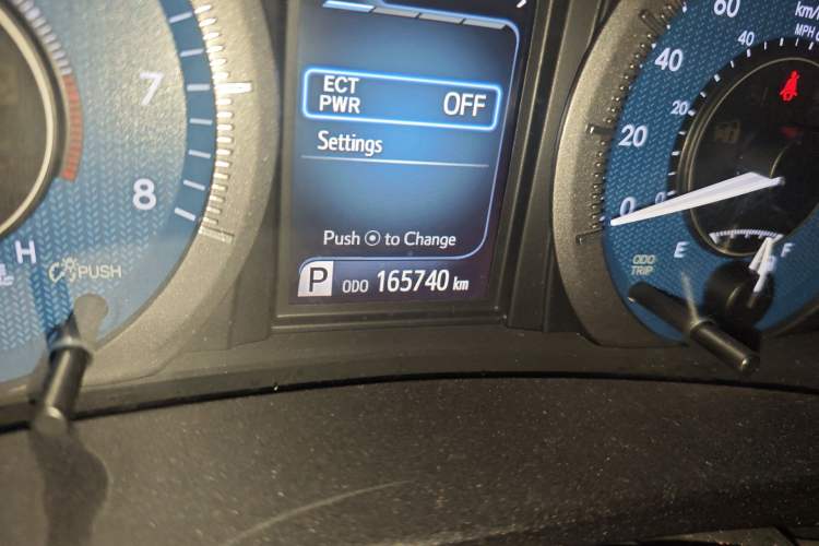 Used Toyota SIENNA  Odometer Close Up