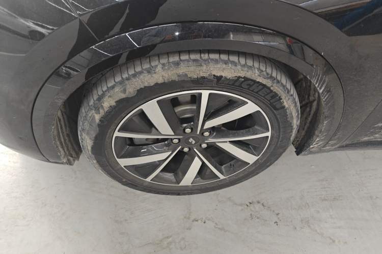 Used Li Auto L8 2023 Pro Model
