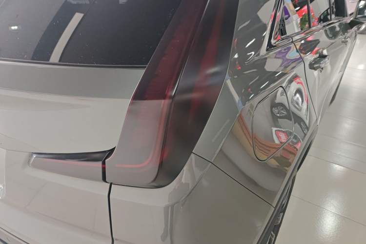 Used Cadillac XT4 2018 28T Two-Wheel Drive Leading Version