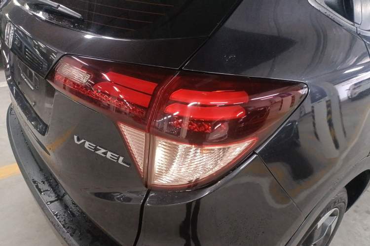 Used Honda Vezel 2017 1.8L CVT Front-Wheel Drive Pioneer Edition