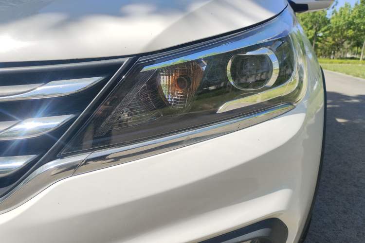 Used Baojun 310W 2017 1.5L Manual Fashion Model China V