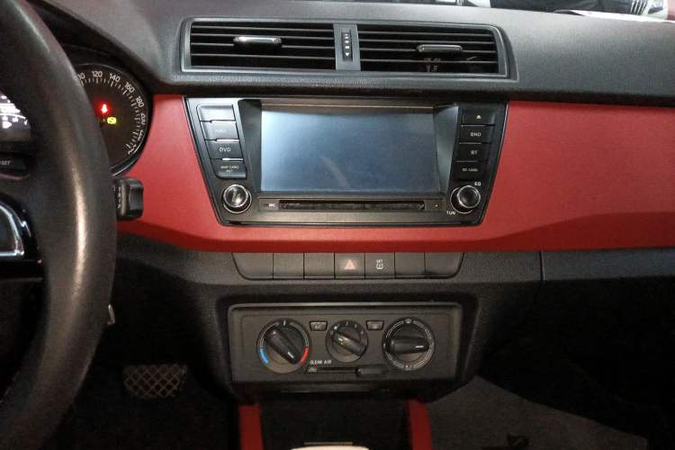 Used Skoda Fabia 2015 1.6L Automatic Sport Edition
