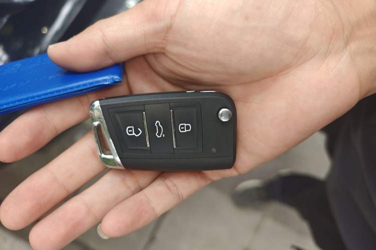 Used BYD S6 2014 2.0L Manual Luxury 5-Seater Vehicle Key