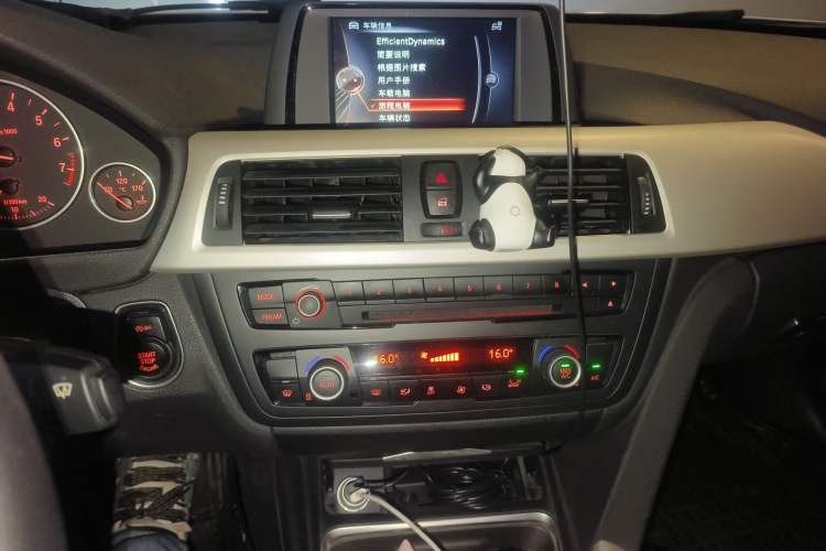 Used BMW 3 Series 2015 320Li Luxury Edition Fashion Model Audio And AC Panel