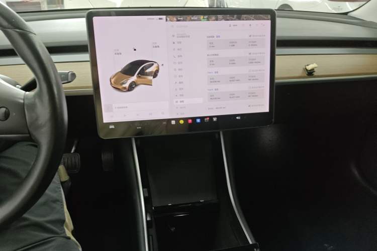 Used Tesla Model 3 2019 Long-Range Rear-Wheel-Drive Version Audio And AC Panel