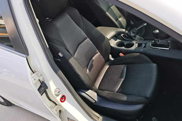 Used Mazda 3 Axela 2014 Sedan 1.5L Manual Comfort Model Right Front Seat