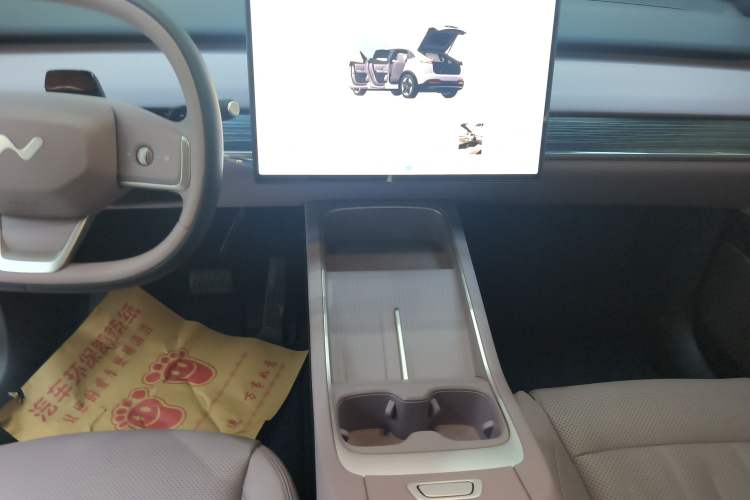 Used ONVO L60 2024 60 kWh Rear-Drive Version Audio And AC Panel