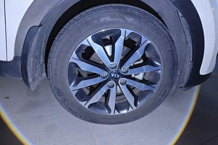 Used Kia KX5 2016 1.6T Automatic Two-Wheel Drive DLX Right Front Wheel Hub