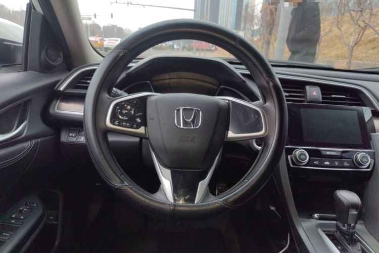 Used Honda Civic 2019 220TURBO CVT Dynamic Edition China VI Emission Standard Steering Wheel