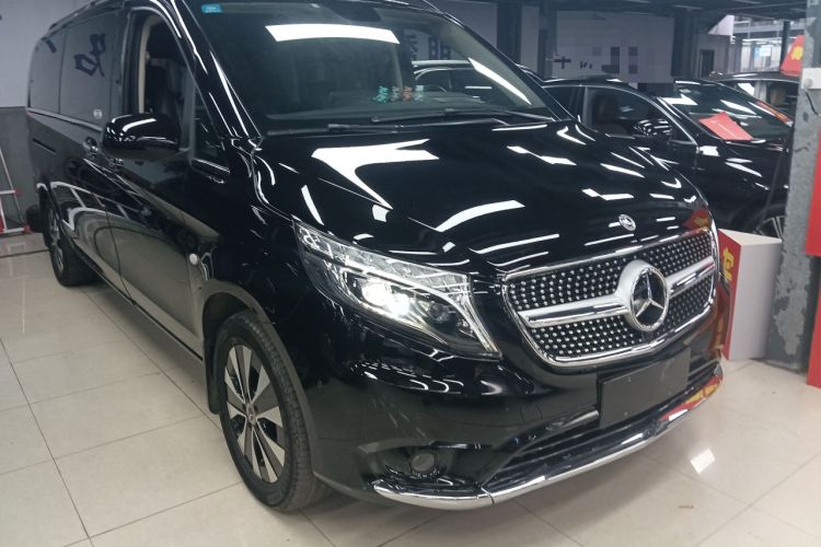 Used Mercedes-Benz Vito 2020 2.0T Business Version 7 Seats Front Right 45 Deg