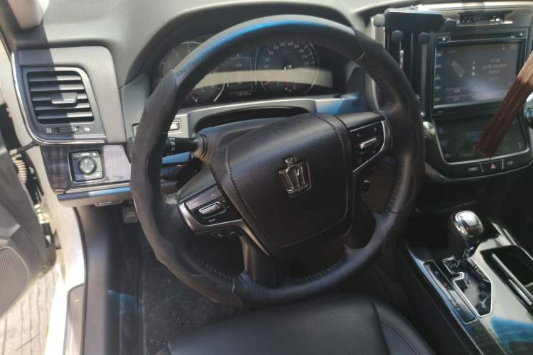 Used Toyota Crown 2015 2.0T Fashion Edition
