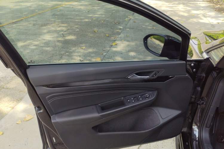 Used Volkswagen Golf 2023 Facelift 280TSI DSG R-Line Lite