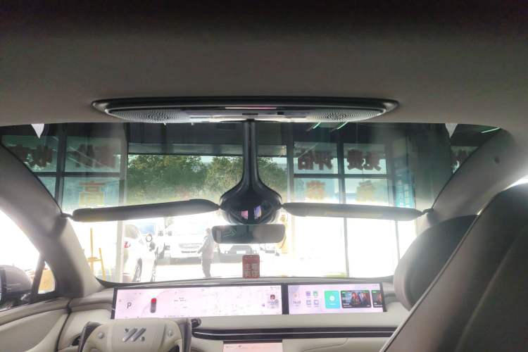 Used IM LS7 2023 100kWh Lux Rear-Drive Version Headliner