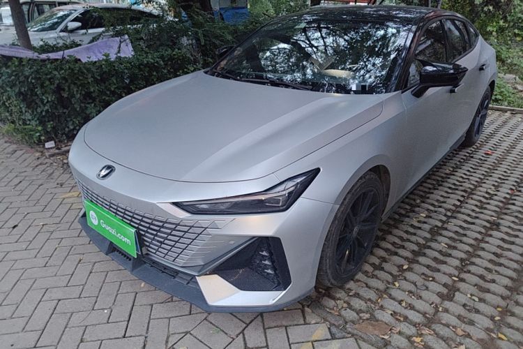 Used Changan UNI-V 2022 1.5T Prestige Version