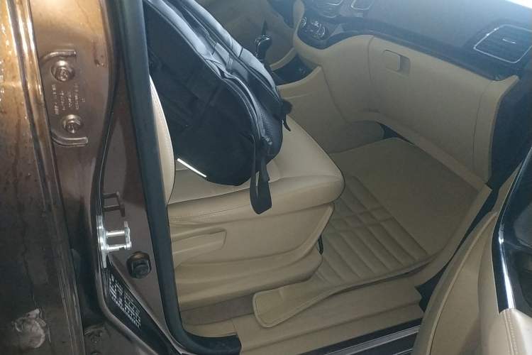 Used Baojun 730 2014 1.5L manual luxury trim 7 seats
