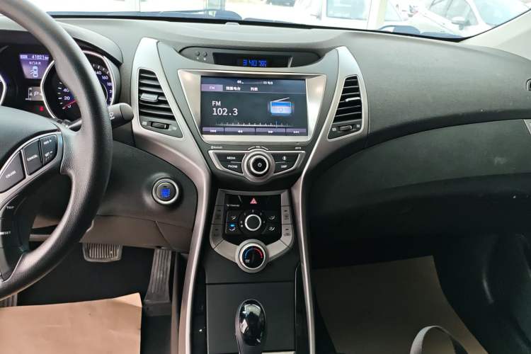 Used Hyundai Elantra (5th Generation / Langdong) 2016 1.6L Automatic Prestige Model Audio And AC Panel