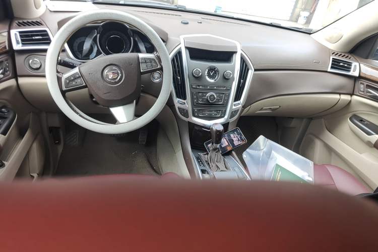 Used Cadillac SRX 2012 3.0L Elite Edition Center Console