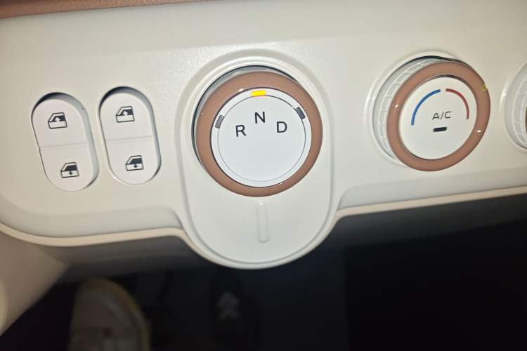 Used Bestune Pony 2026 222km Colorful Horse Gear Lever