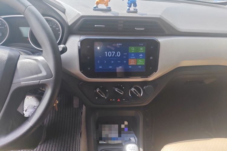 Used Wuling Hongguang 2019 1.5L S Comfort Edition China VI LAR Audio And AC Panel