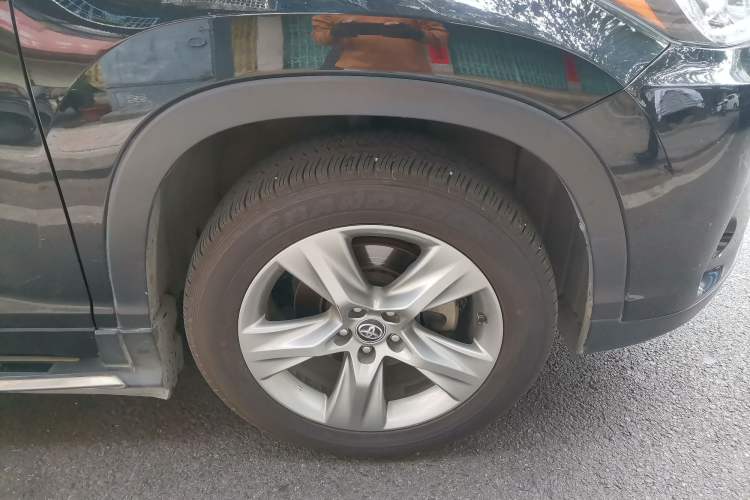 Used Toyota Highlander 2018 2.0T Four-Wheel Drive Prestige Version 7 Seats China V Emission Standard Exterior 4