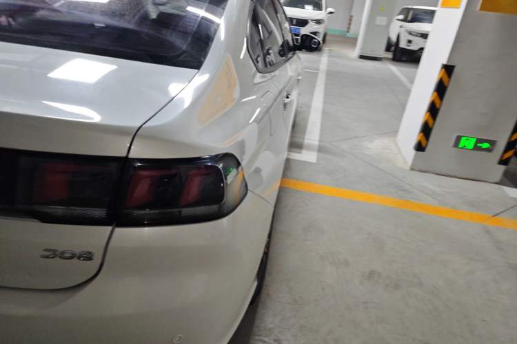 Used Peugeot 308 2018 1.6L Manual Fashion Edition
