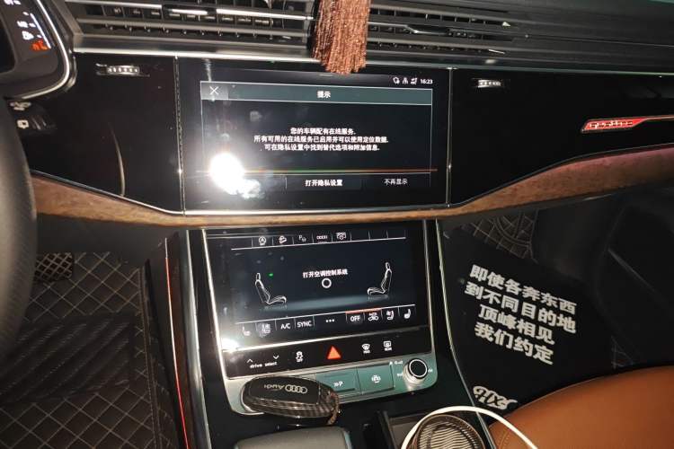 Used Audi Q7 2022 55 TFSI quattro S line Sport model
