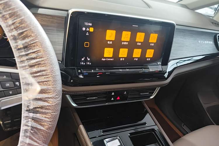 Used Volkswagen Viloran 2024 380TSI Luxury Edition
