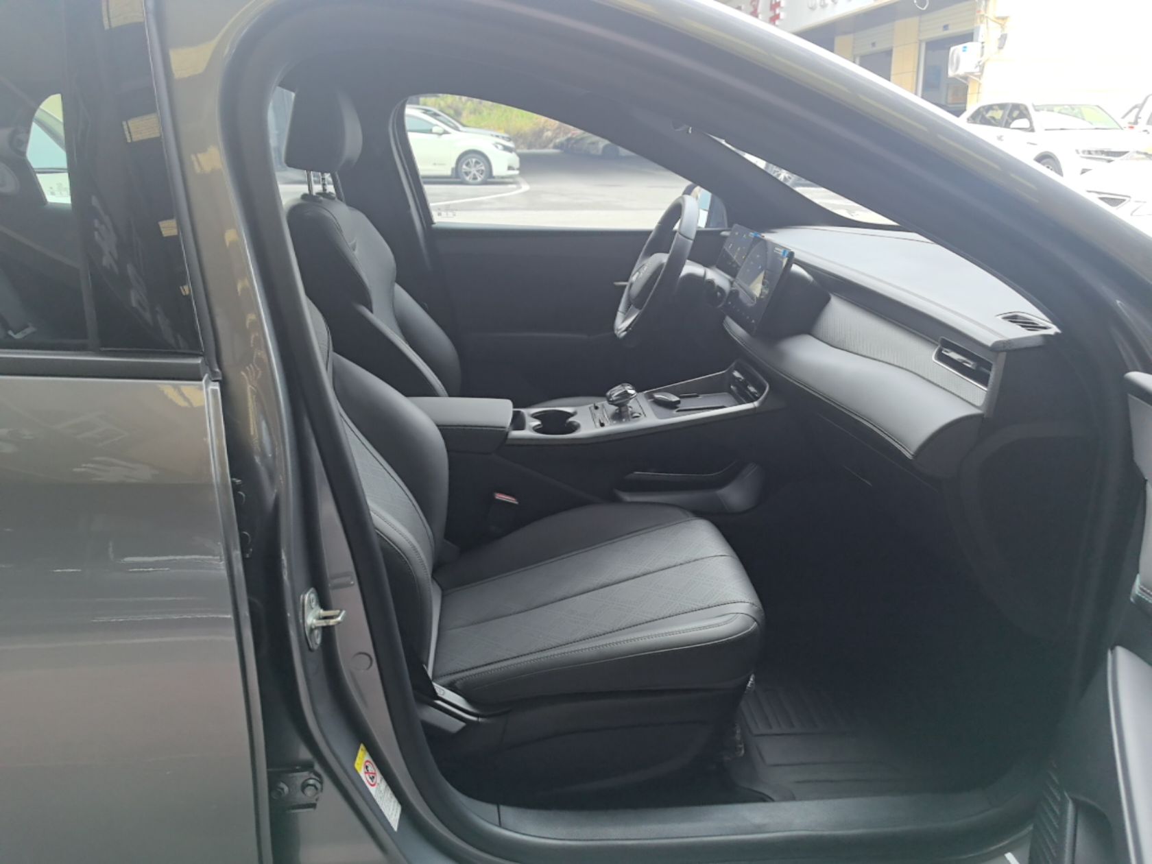 BYD Qin PLUS 2025 DM-i Smart Drive 55KM Leading Model — снимка 19