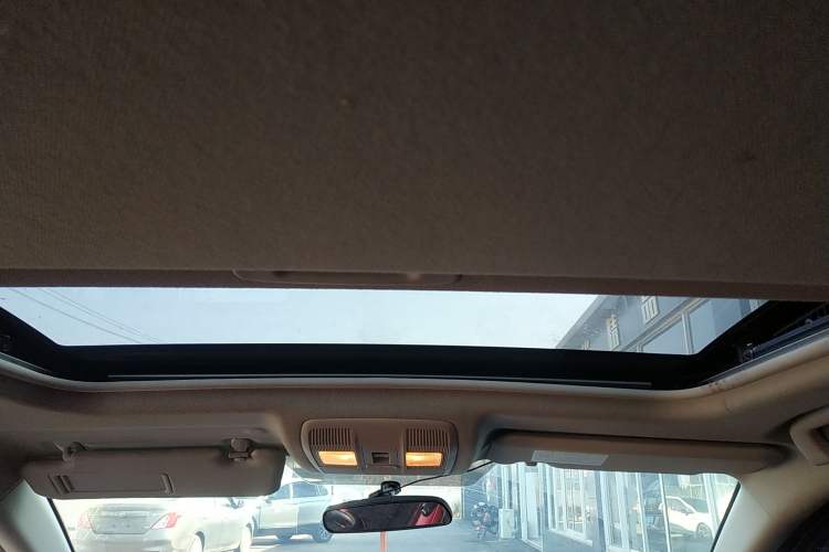 Used Mazda Mazda 3 Axela 2014 Sedan 1.5L Automatic Luxury Model
