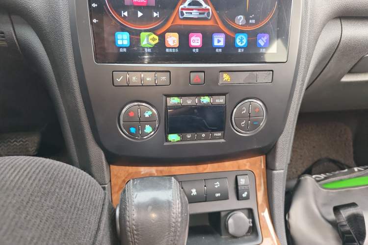 Used Buick Enclave 2010 3.6L Flagship Edition Audio And AC Panel