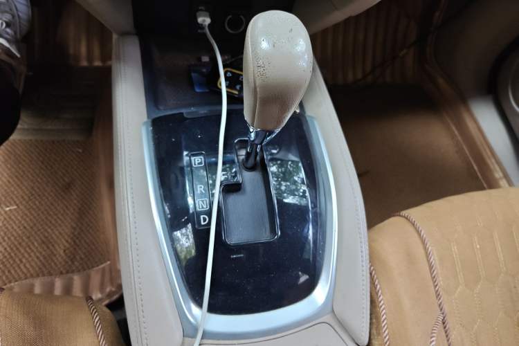 Used Nissan X-Trail 2014 2.0L CVT Comfort Edition 2WD Gear Lever
