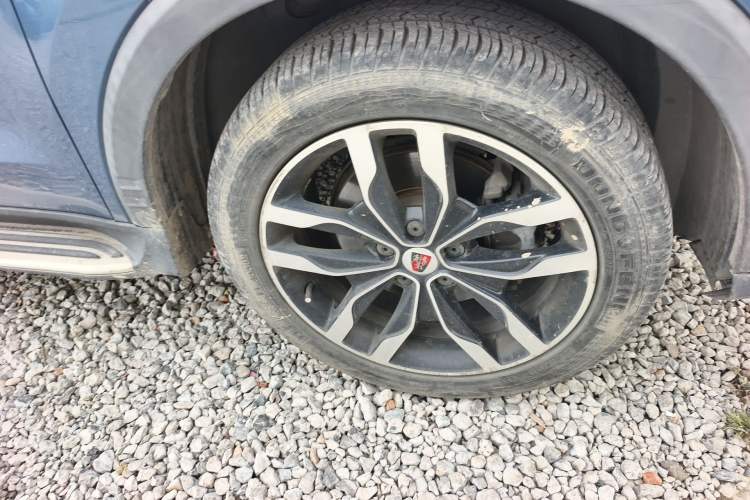 Used Roewe RX5 2016 20T Two-Wheel Drive Automatic Internet Smart Edition Right Front Wheel Hub