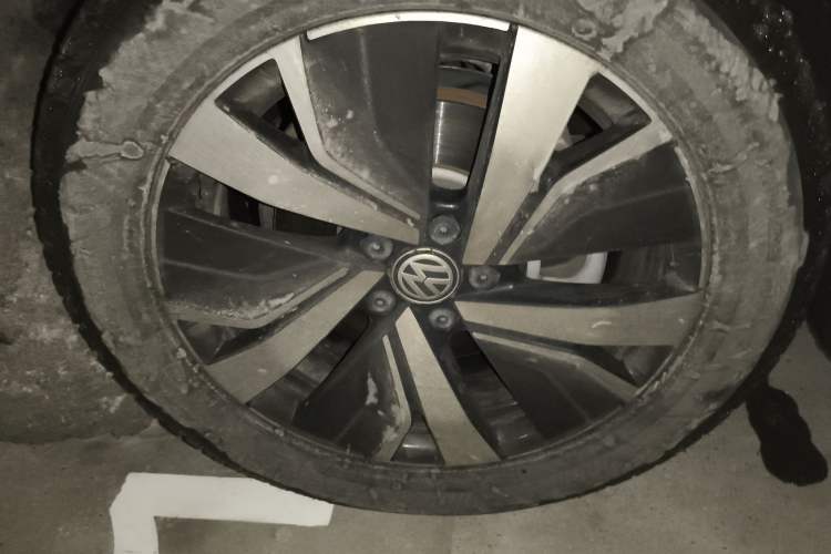 Used Volkswagen Tayron GTE Plug-in Hybrid 2020 1.4T Luxury Model Right Front Wheel Hub